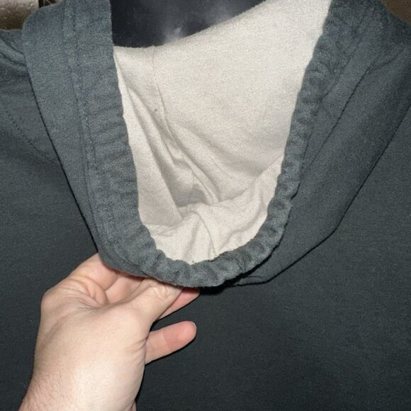 Cabelas Men's Large Black Hoodie - Picture 3 of 3